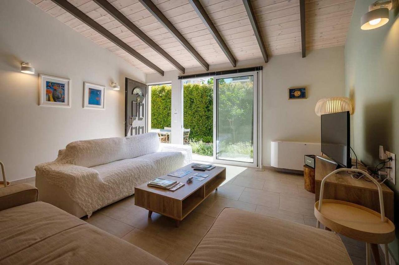 Linas Home - Kalamata Mediterranean Villas 外观 照片